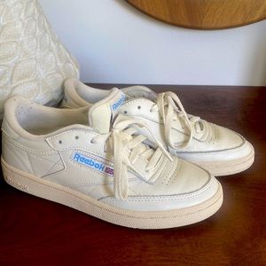 Size 8 Vintage New Womenβs Reeboks ( Worn once)